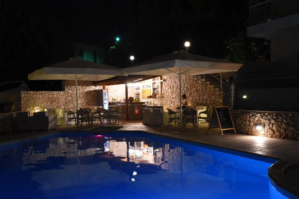 Viaros Hotel Apartments
