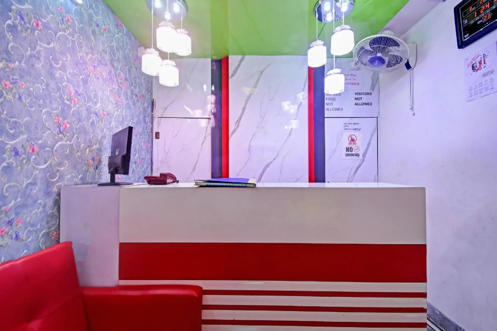 OYO 14487 Hotel Stay Inn