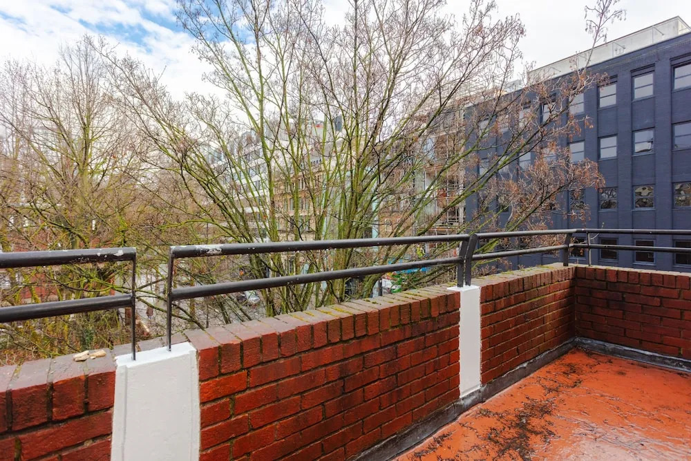 Spacious Central 3 Bedroom Apartment in Old Street