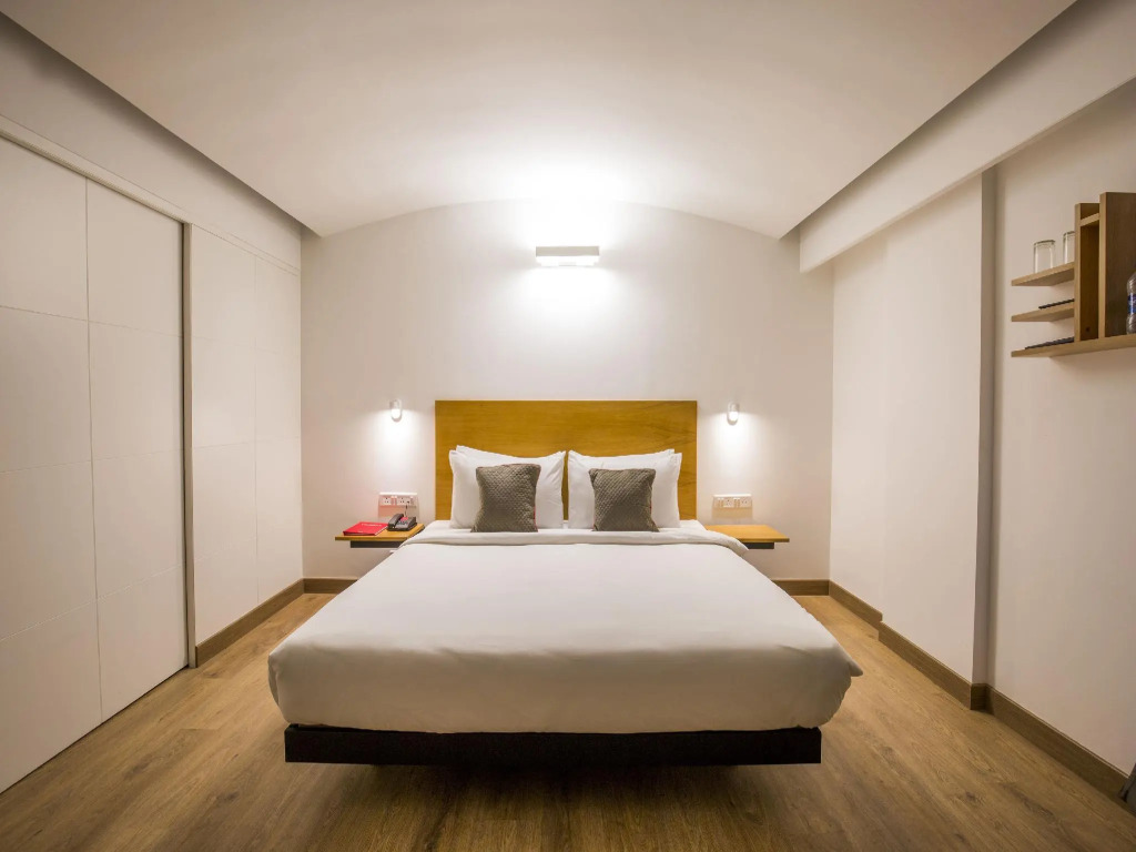 OYO Townhouse 022 Koregaon Park Pune