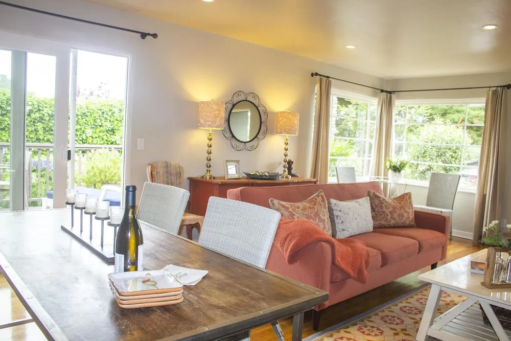 Charming Kismet Cottage! Aquarium Passes Included