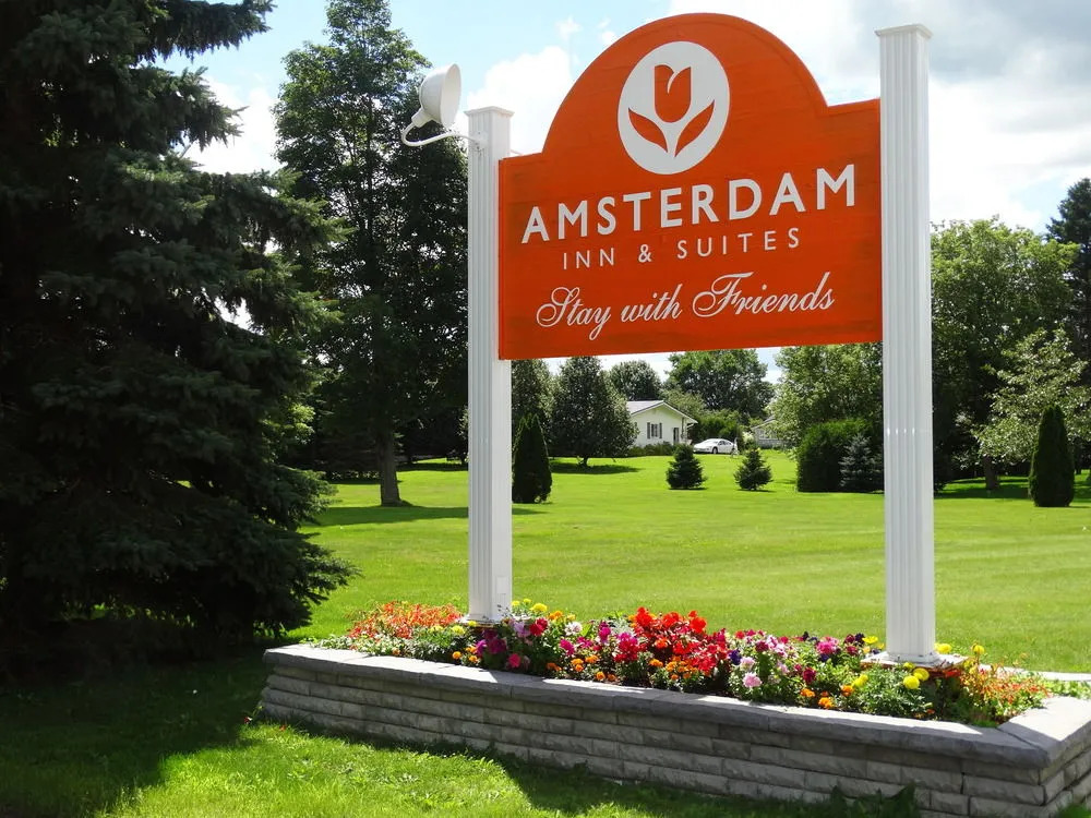Amsterdam Inn & Suites Sussex