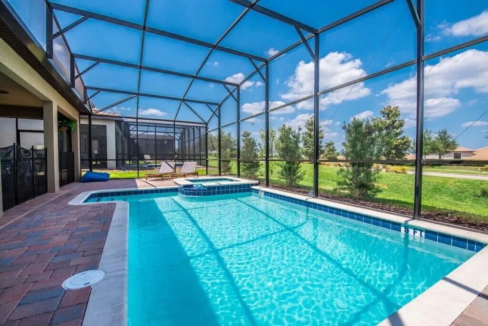 6-Bedroom Villa in Four Corners 1409RF