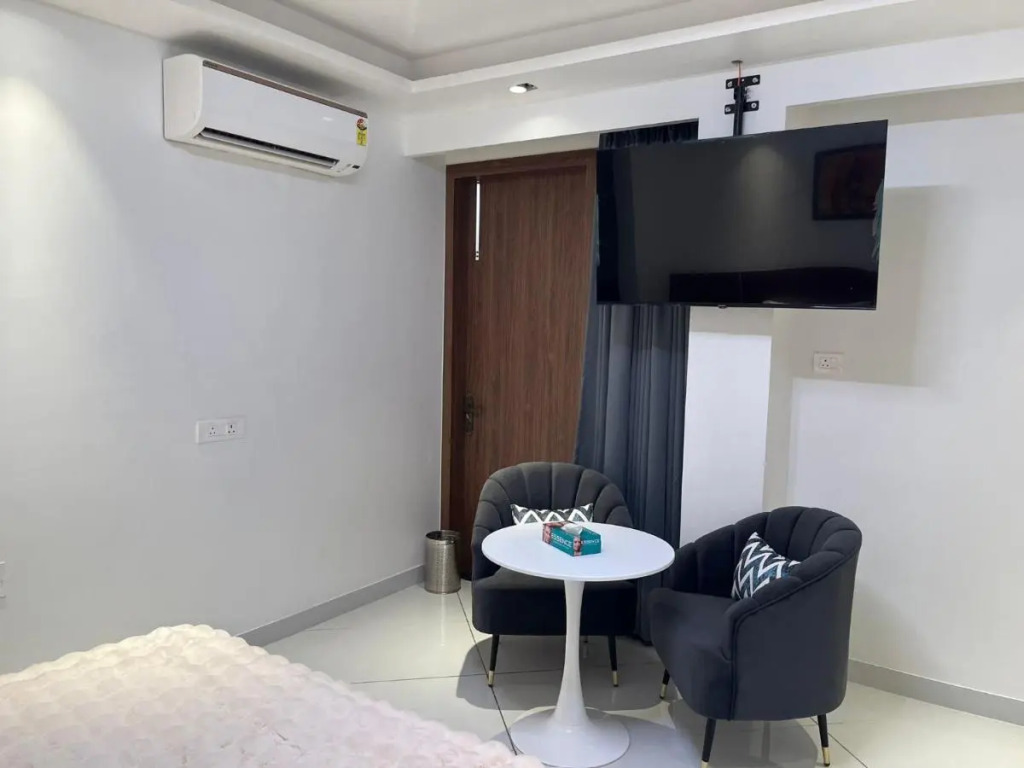 J60 Suites, Ashok Vihar - Near Netaji Subhash Place