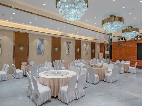 Ao Hua International Hotel