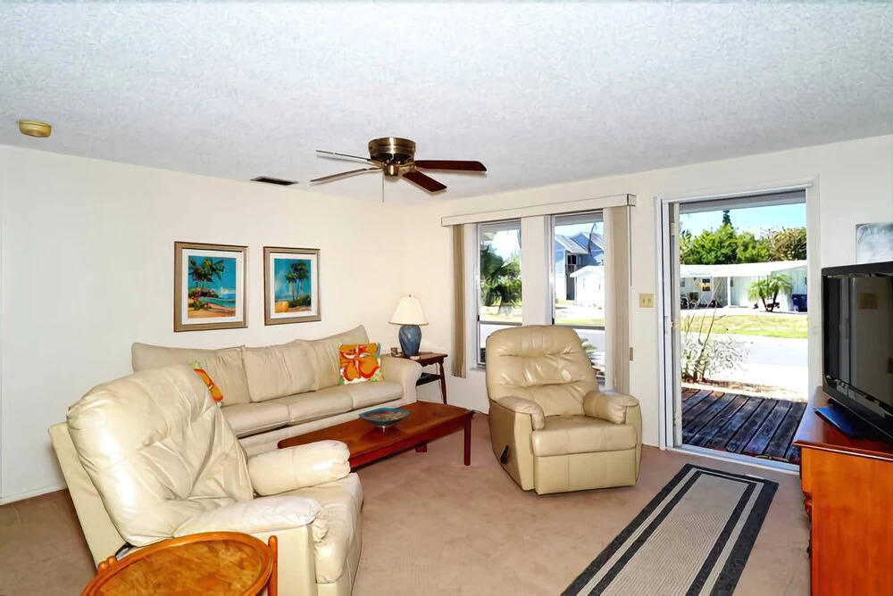 Gladiolus House 2 Bedrooms 2 Bathrooms Home