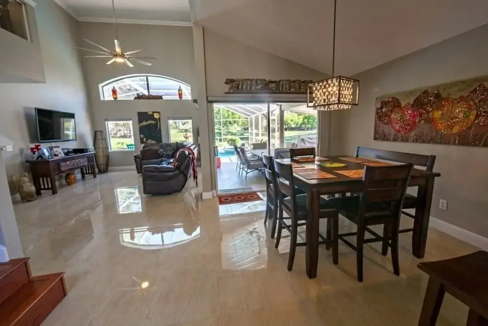 Mallory Paradise Apartment 4 Bedroom