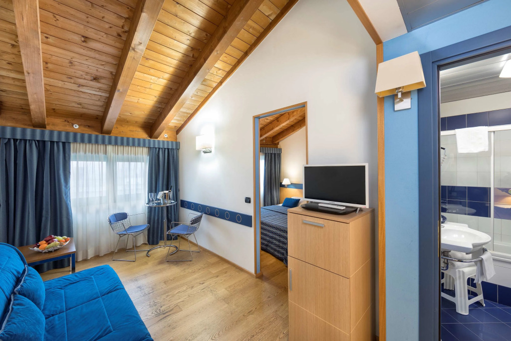 West Point Airport Hotel