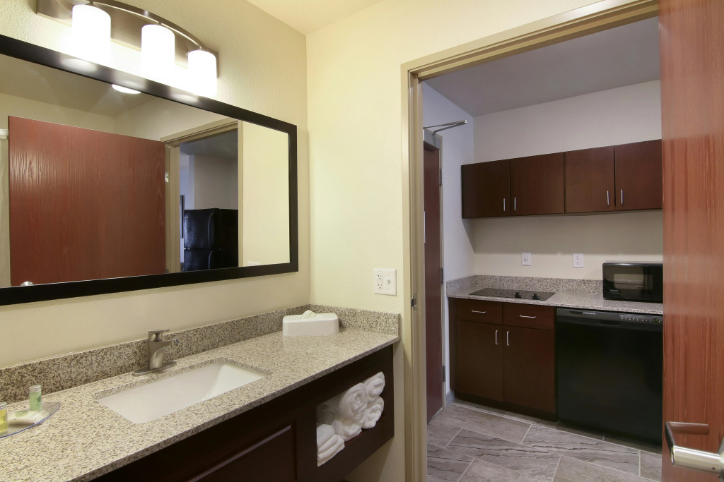 Cobblestone Inn & Suites - Menomonie/UW-Stout