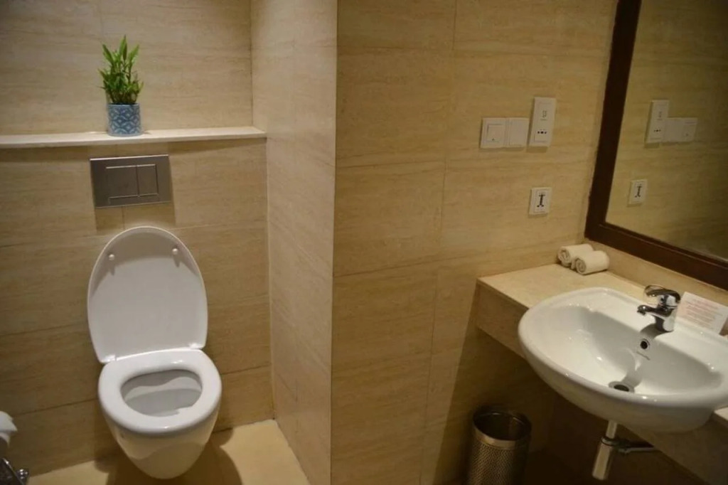 The LaLiT Traveller- Airport hotel
