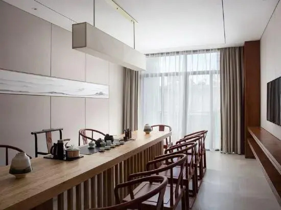 Runde Wetland Park Hotel