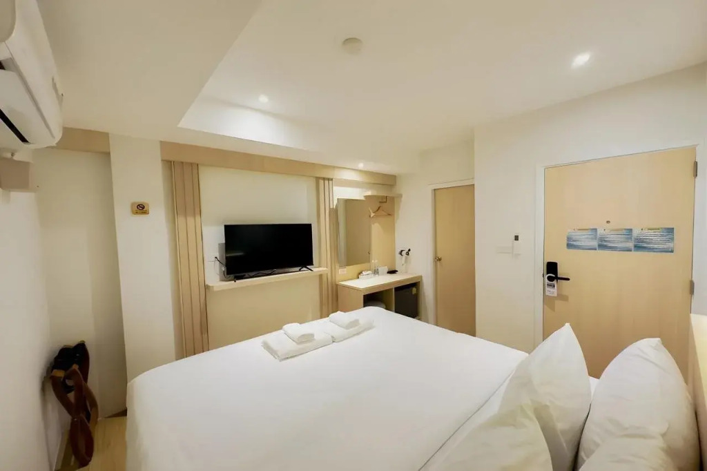 Zhennan Teabar Hotel