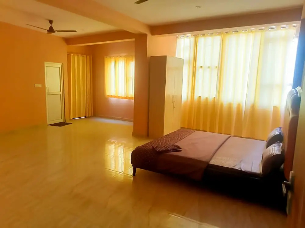 Roomshala 139 Hotel Rose Inn