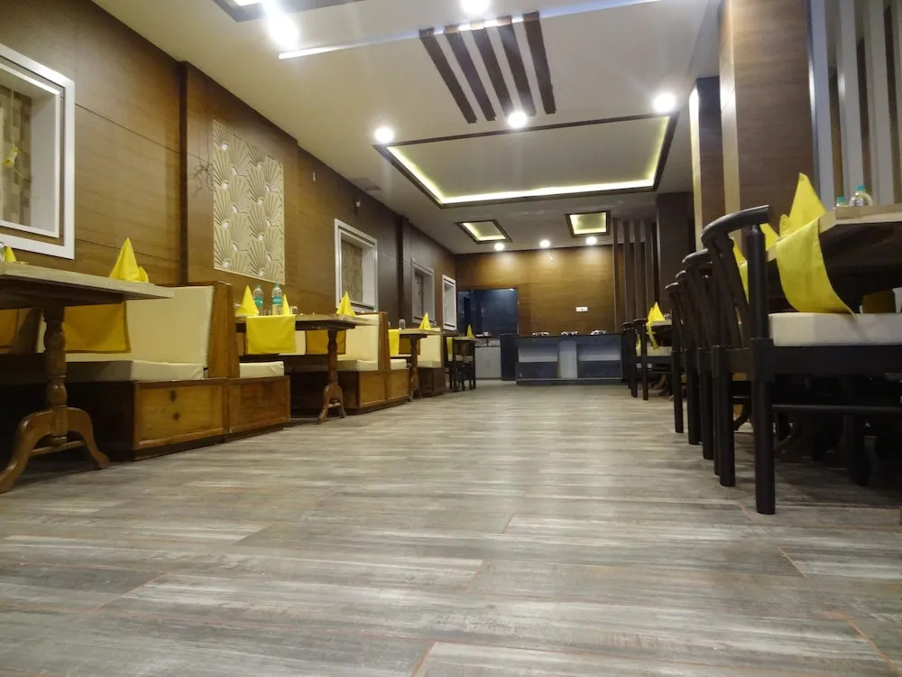 Kamakshi Residency by Royal Collection
