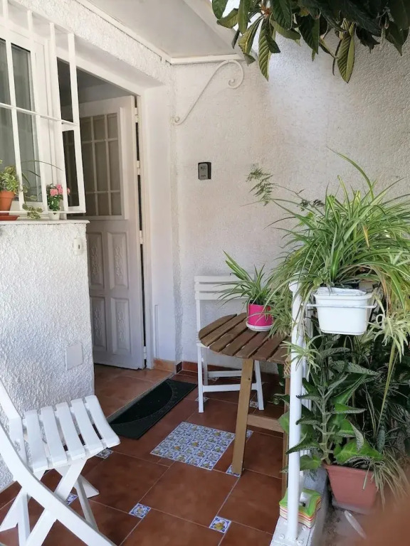 Bright Apartment With Bedroom, Living Room and Private Bathroom by the sea