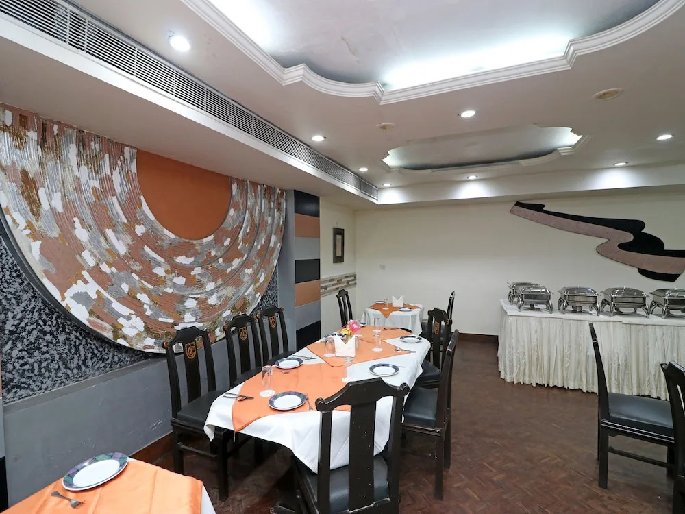 OYO 22269 Hotel Landmark Plaza