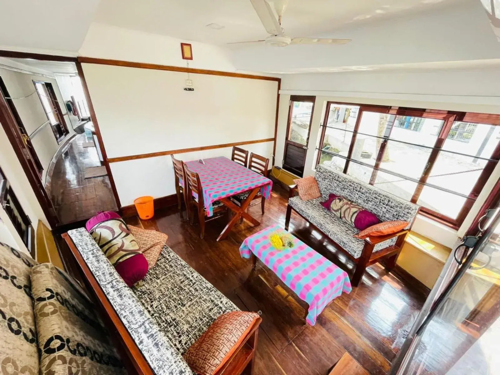 Private Houseboat