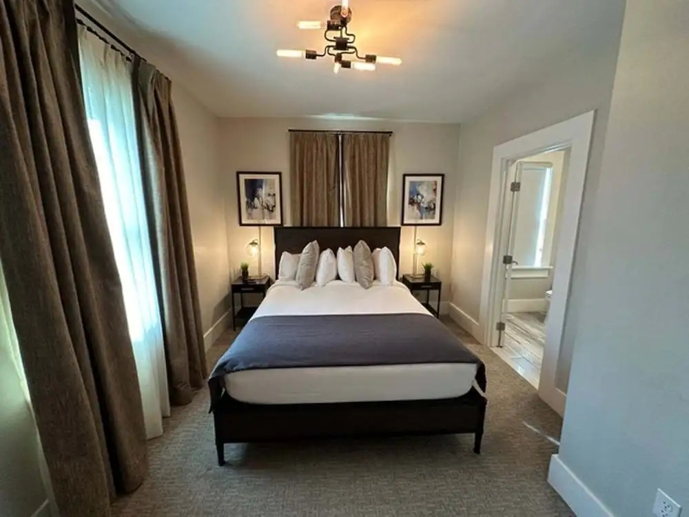 Cheerful 1 Bed/ 1 Bath On Historic Pelham St - Unit 3 1 Bedroom Home