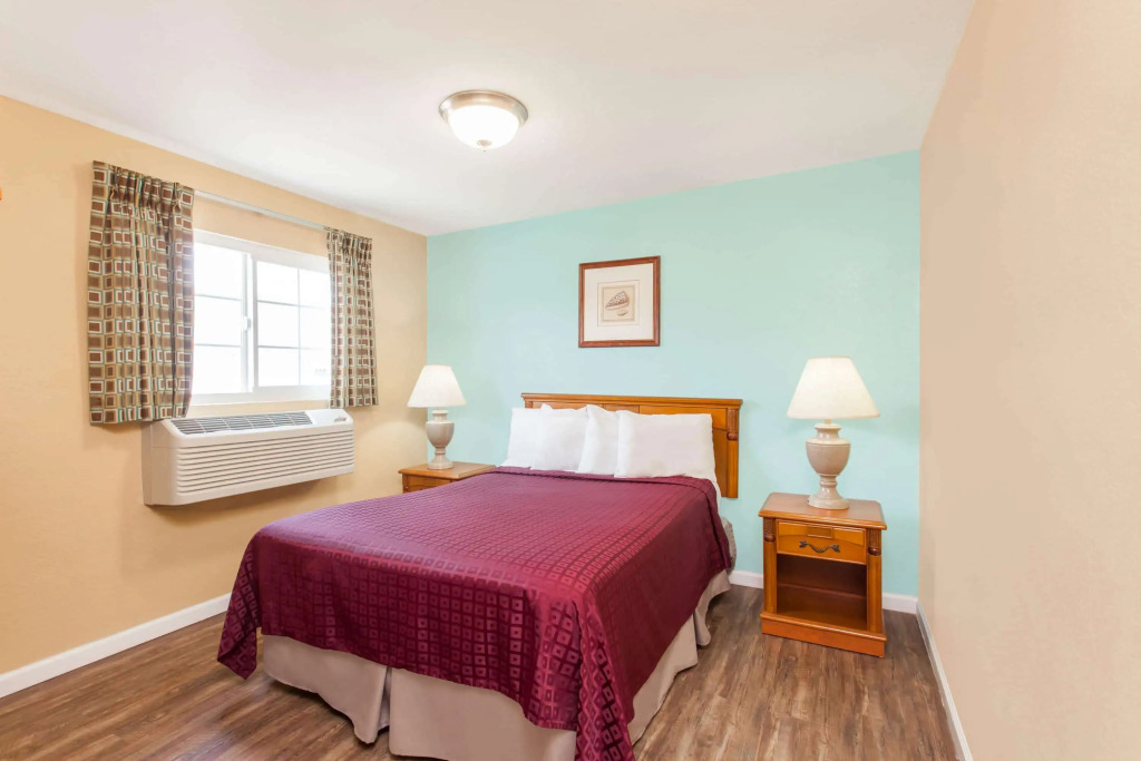 Travelodge by Wyndham San Diego SeaWorld