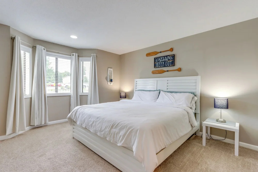 Walk to Shops & Lake: Pool-view Osage Beach Unit