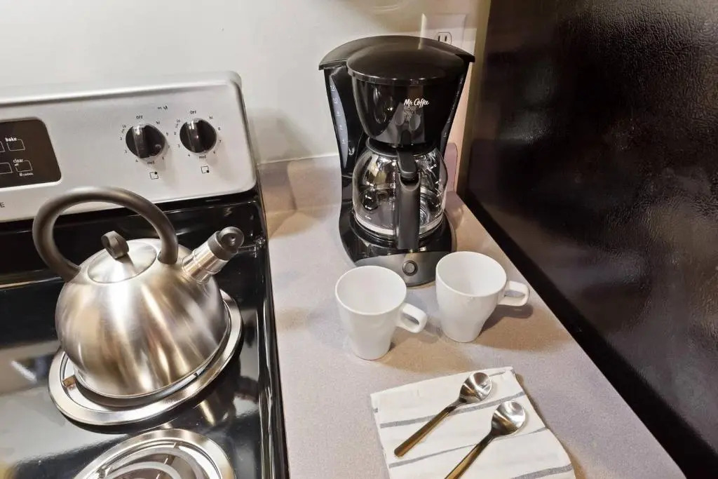 Trifecta Historic Brick 2BR Getaway Superhost