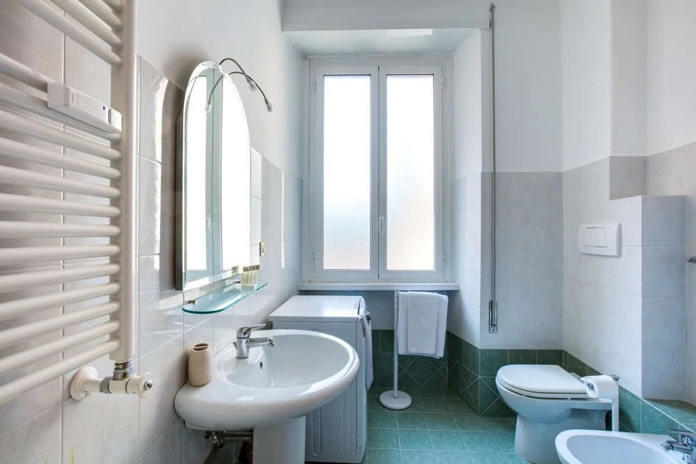 Large and Bright Flat in a Great Area