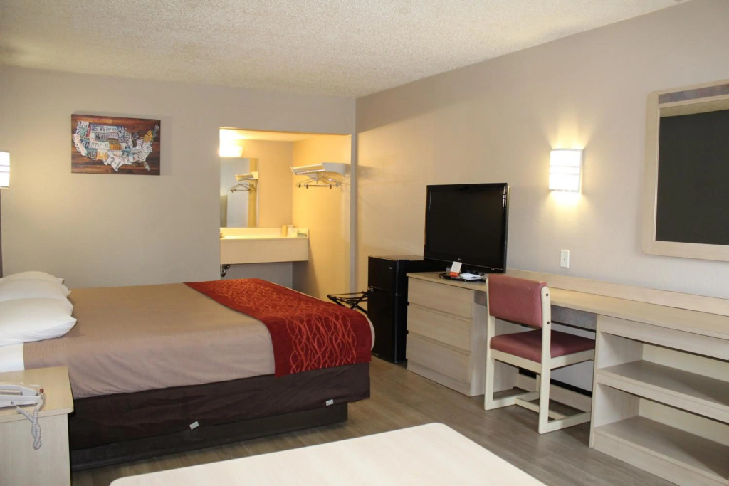 Econo Lodge Paducah West I-24