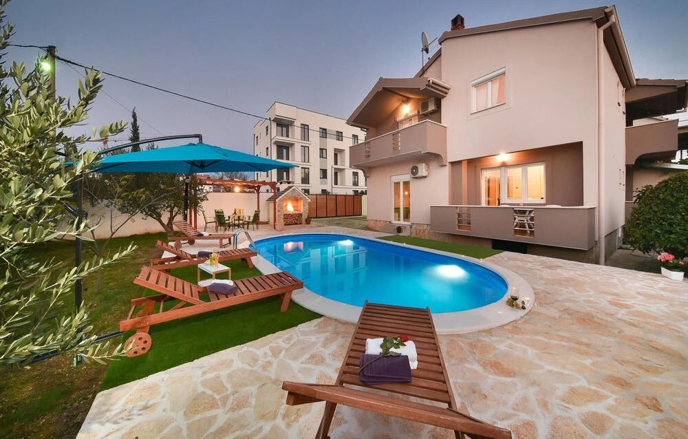 Nice Apartment in Zadar With 3 Bedrooms, Wifi and Outdoor Swimming Pool