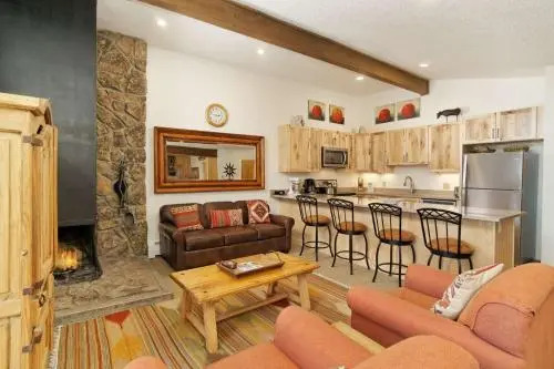 Shadowbrook 303