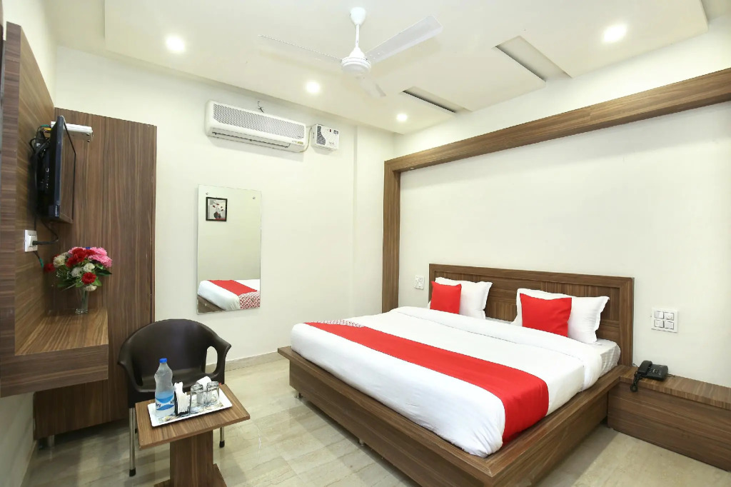 OYO 33470 Hotel S7