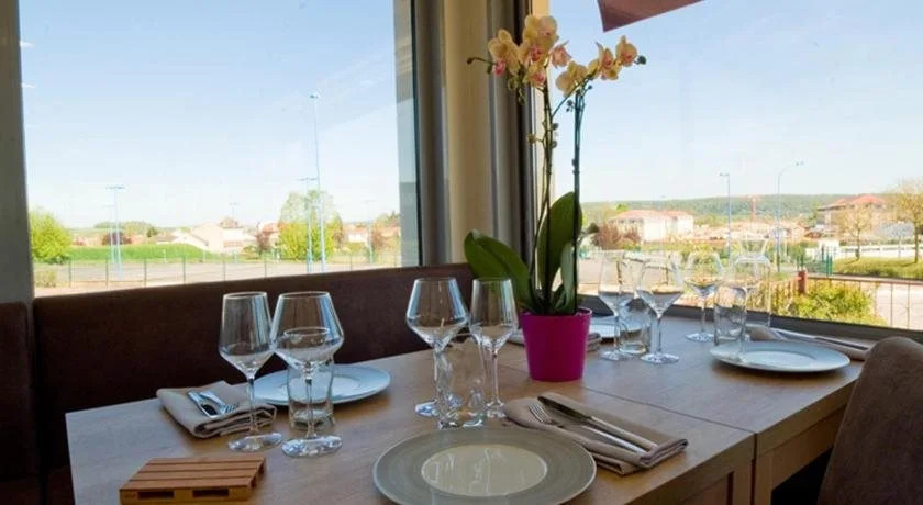 Logis Hotel Restaurant de La Madeleine