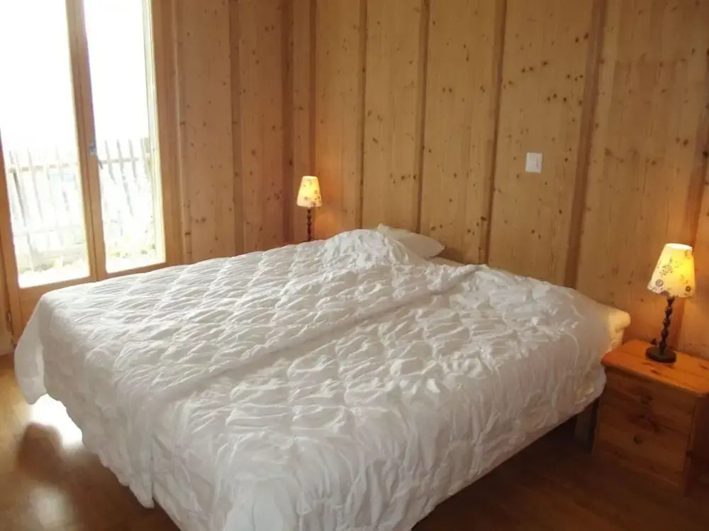 Spacious Chalet Amidst Mountains