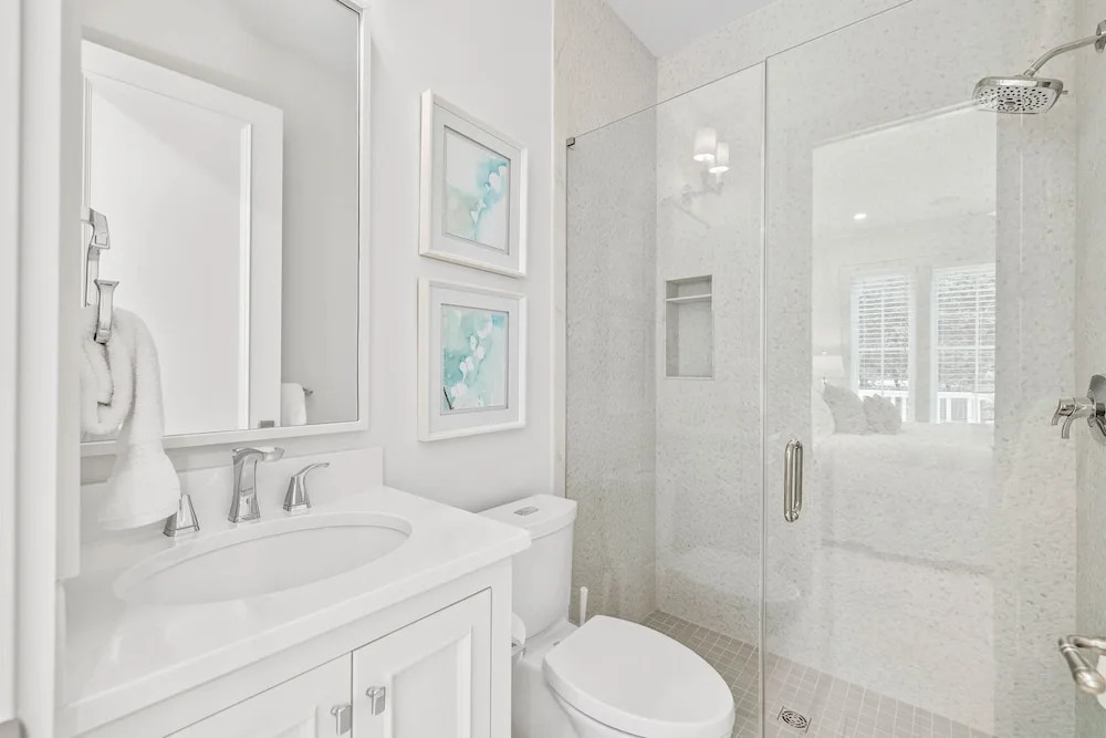 Newly Designed Custom Seaside Home with 6 Bedrooms + Next to Adult Pool/Fitness Center 6 Home by RedAwning