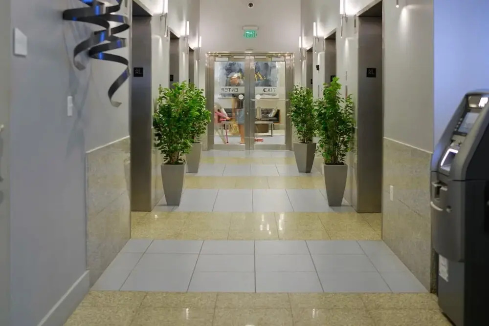 39th Floor Condo 1 1 W Pool Gym -free Parking