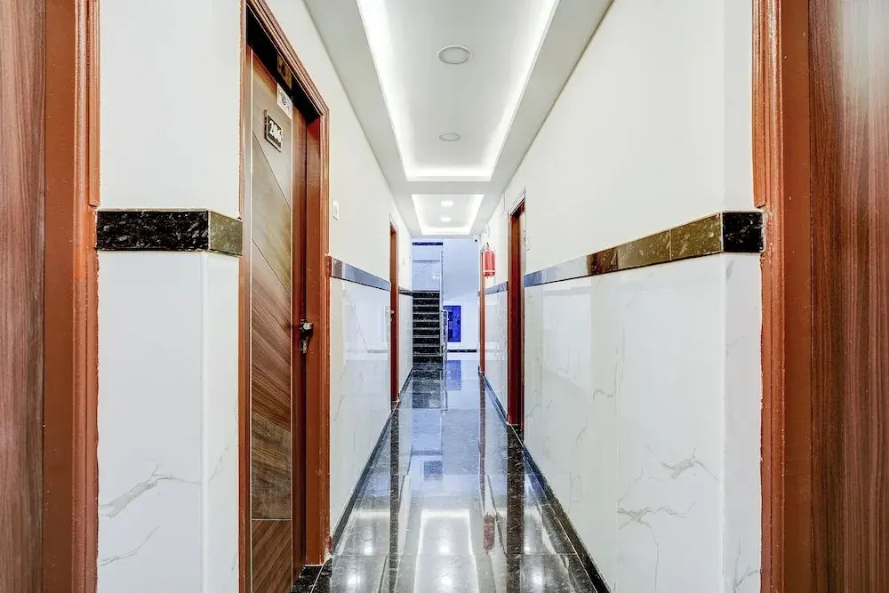 Fabhotel Leon Square