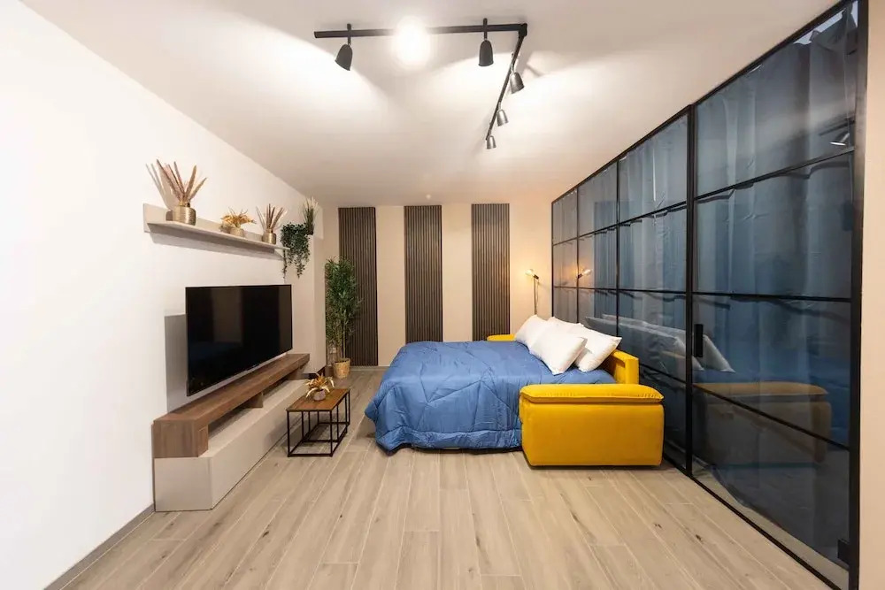 Urban Chic Luxury Suite Apartments