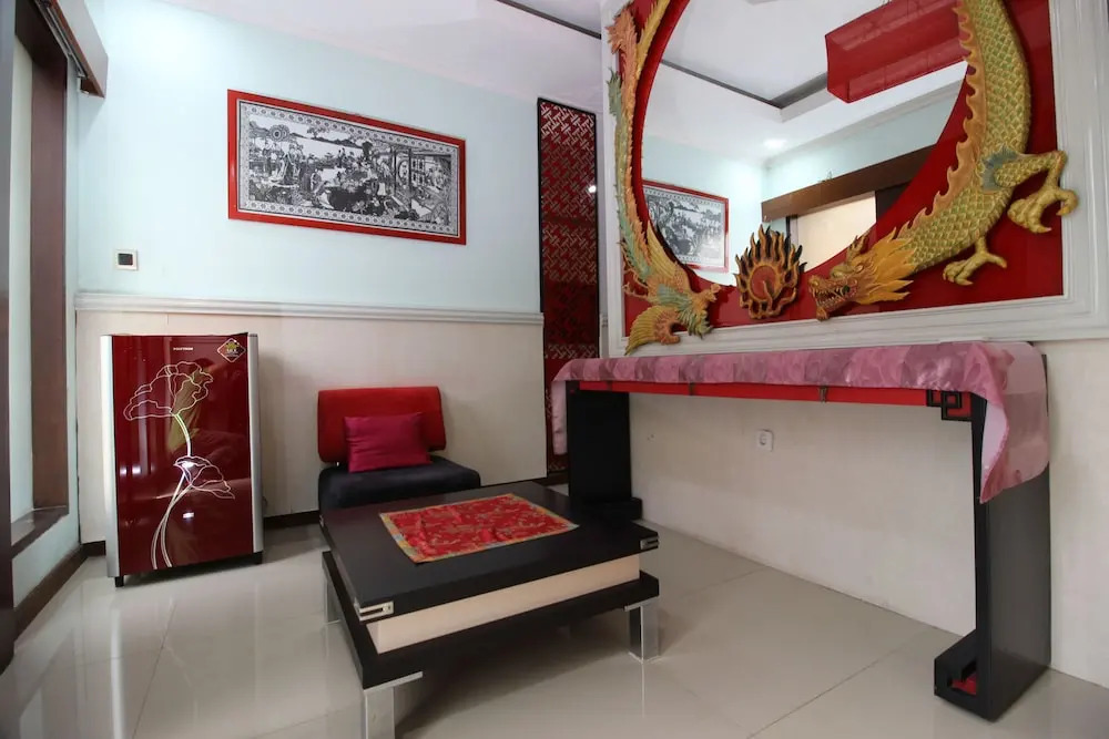 RedDoorz Plus near Tugu Jogja 2