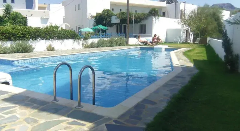 Calma Apartments & Studios