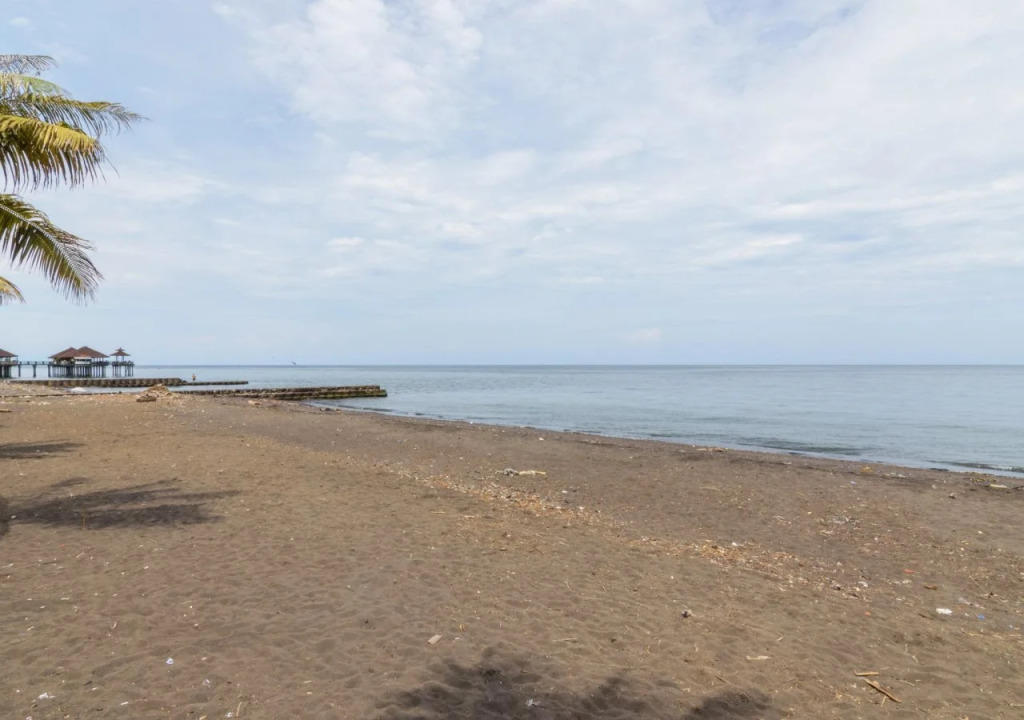 Grand Singaraja Beach Hotel