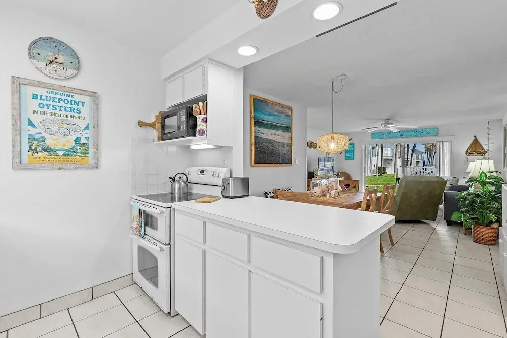 Colony Beach Club 139