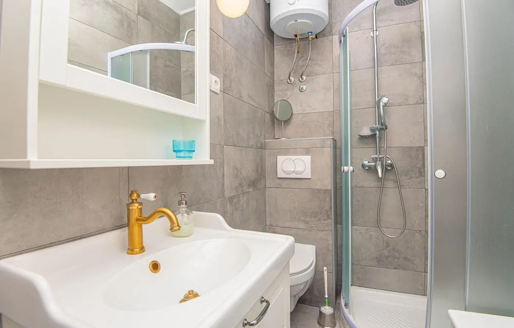 Nice Apartment in Sibenik With Wifi and 3 Bedrooms