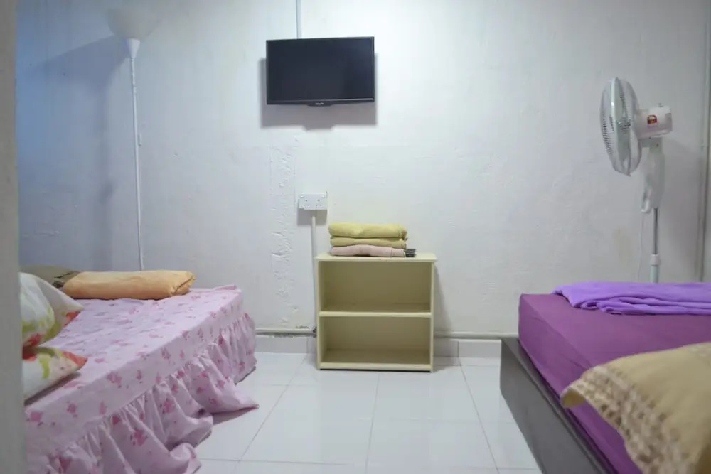 Batu Maung Sempoi Inn And Cafe