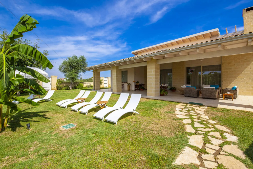 Ground floor apartment in Villa Reginella, with shared swimming pool in Lecce-Reginella Padronale