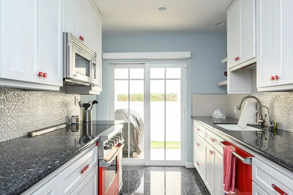 New Listing! Posh Pool Paradise On The Coast 3 Bedroom Home