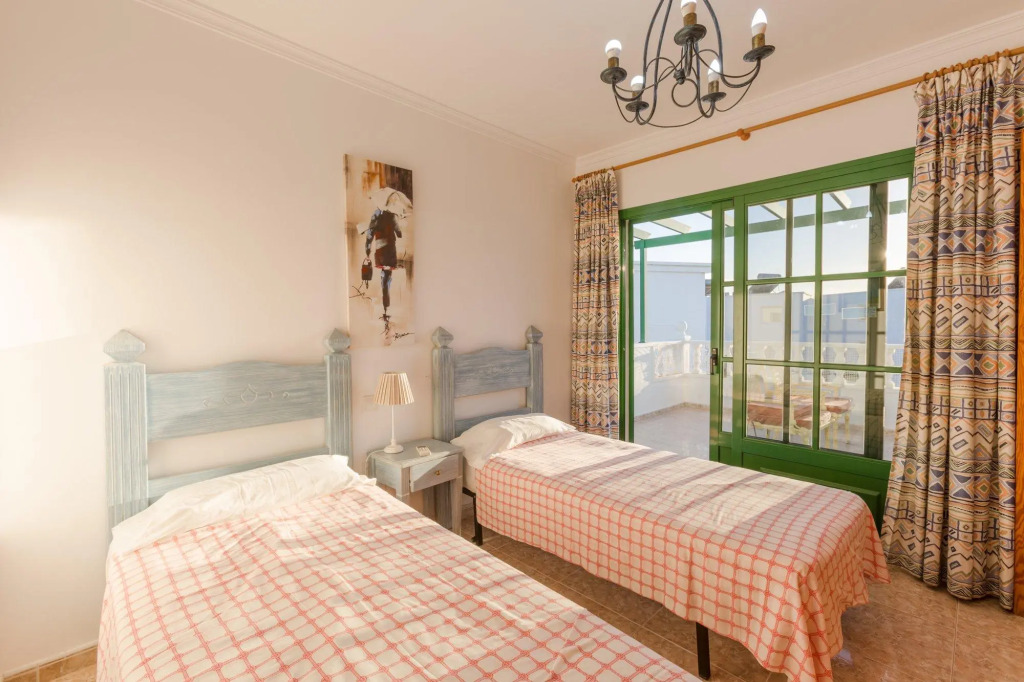 Villa Alegranza Heated Private Pool Walk to Beach A C Wifi Car Not Required - 2369