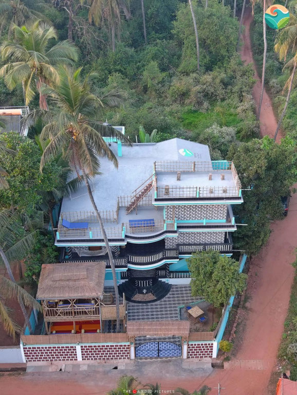 Tropical Wave Hostel Morjim Goa