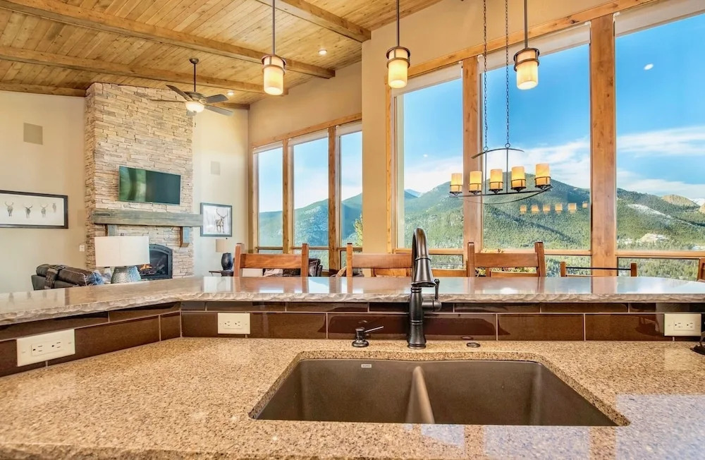 Alpine Haven Luxury Home at Windcliff - 4 Br Home