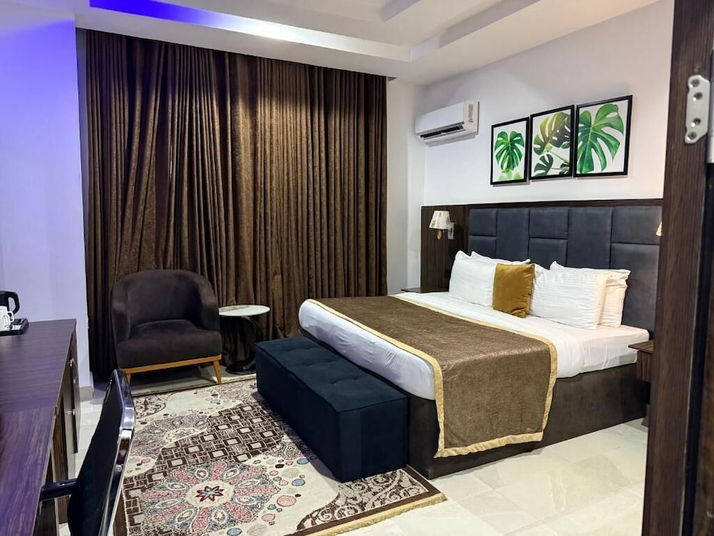 Vinpy hotels
