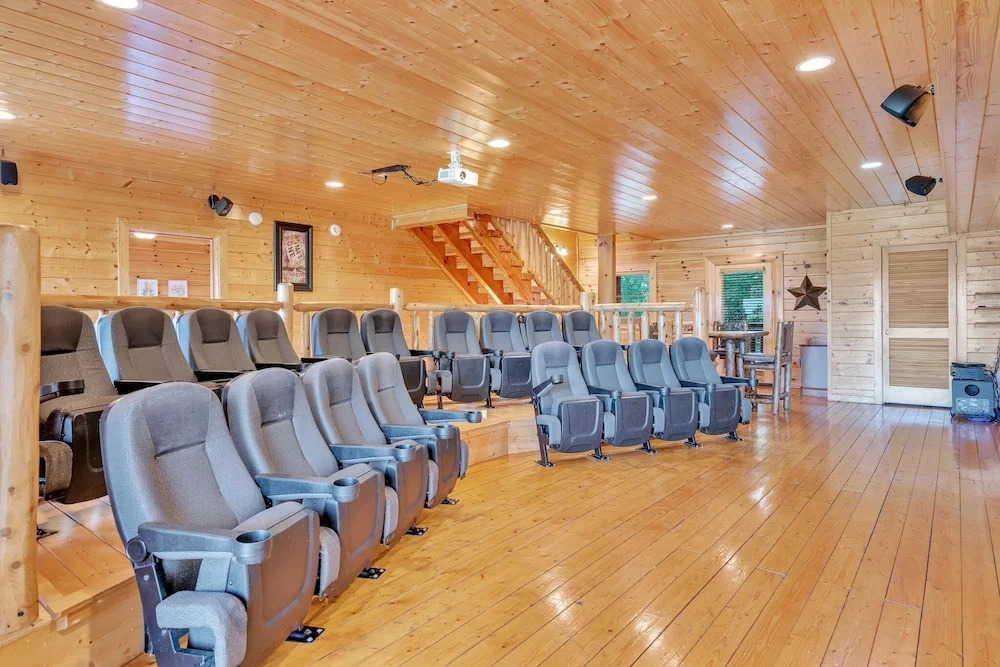 Cabin w/ Theater, Games & Hot Tub! Sleeps 30!