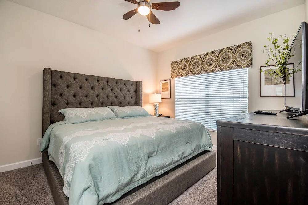 Beautiful 4 Bdrm, 3 Bath Townhome